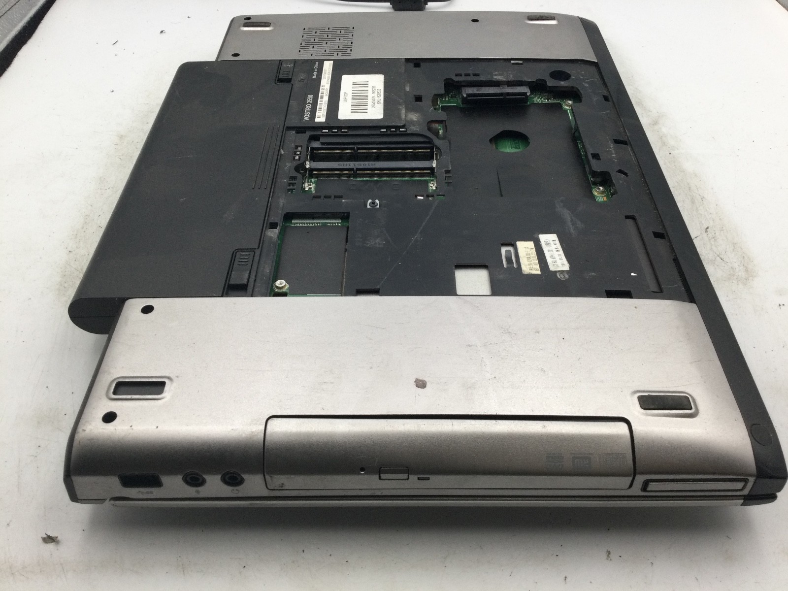 DELL VOSTRO 3550 – FOR PARTS/NO POWER – INTEL I5 – NO RAM -15″ – READ DESC – BB