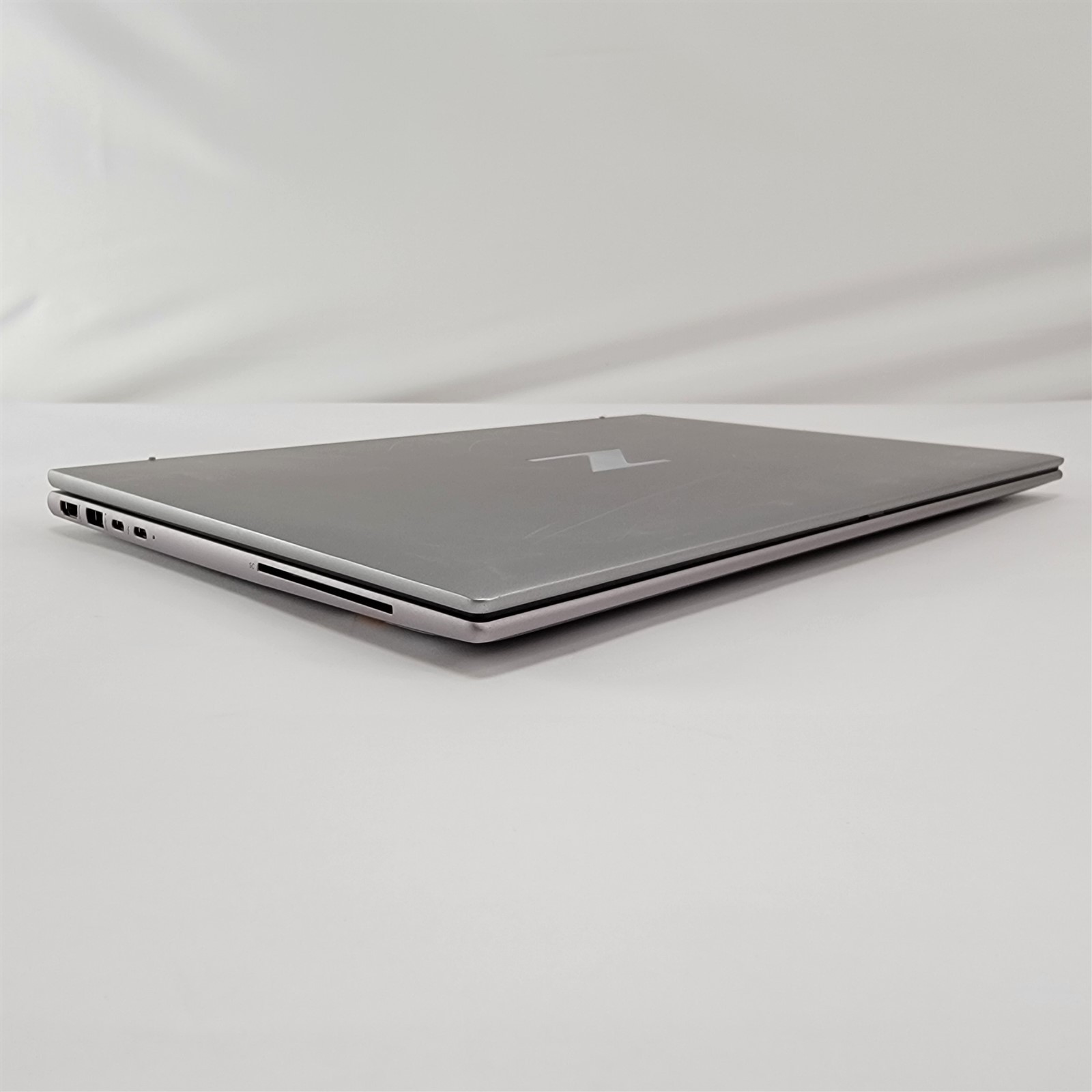 HP ZBook Firefly 14 G9 2022 14” i5-1250P 1.7GHz 16GB 256GB SSD Iris Xe Laptop