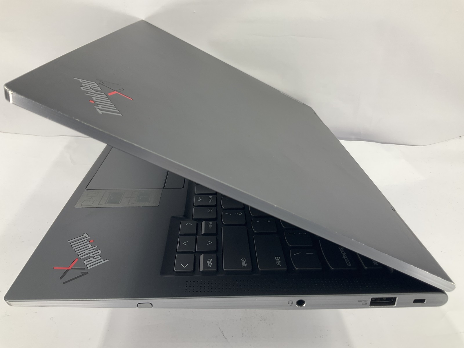 Lenovo ThinkPad X1 Yoga 8th Gen 14″ Touch Core i7-1370P 512GB 16GB Win 11 Pro