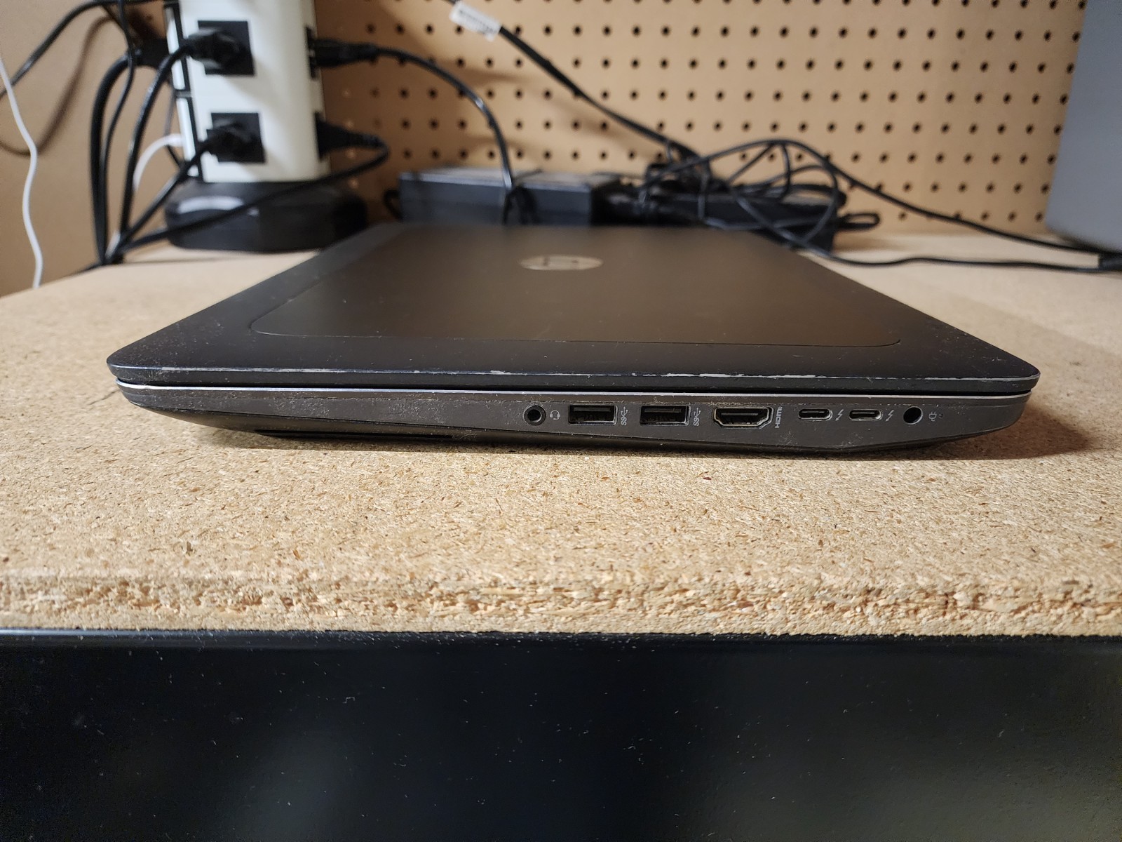 HP ZBook 15 G4 i7-7820HQ 2.9GHz 32GB RAM 256GB SSD W11 Pro Quadro M2200