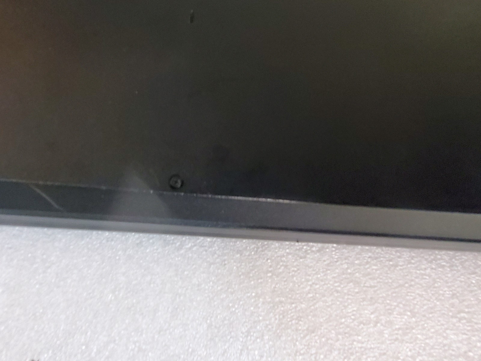 Lenovo ThinkPad E590 Core i5-8265U@1.60GHz, 4GB RAM ,NO SSD/ HD ,FOR PARTS