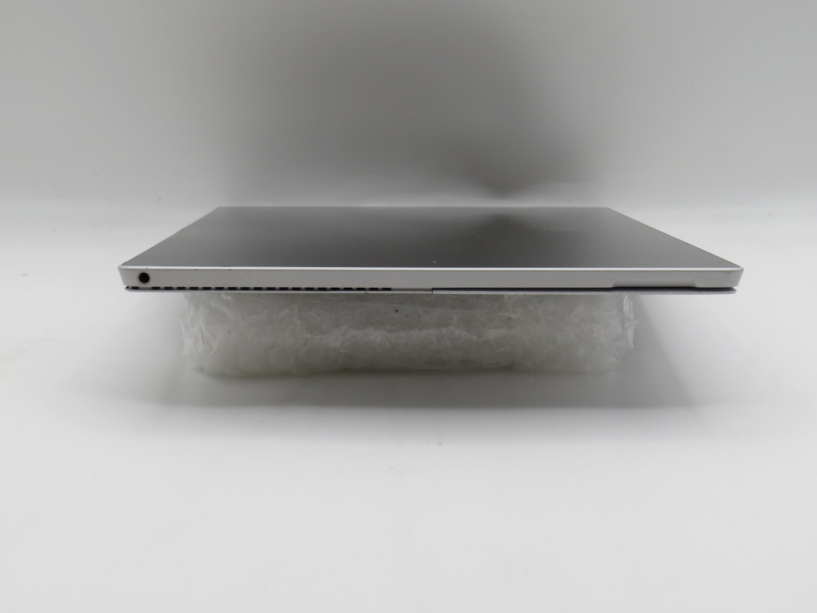 Microsoft Surface Pro 4 i5-6300U@2.4GHz 8GB RAM 12″ 256GB HD No OS/AC