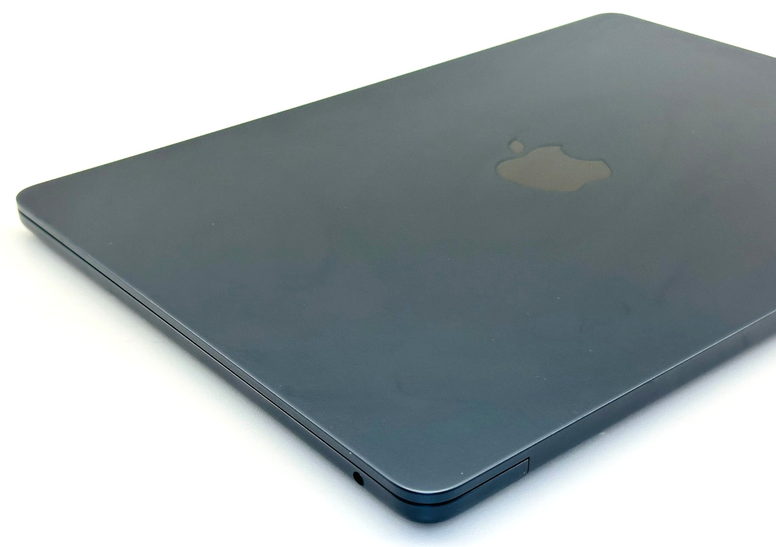 Apple MacBook Air 13.6″ A3113 (2024) M3 16GB 512GB 4-cycles #48