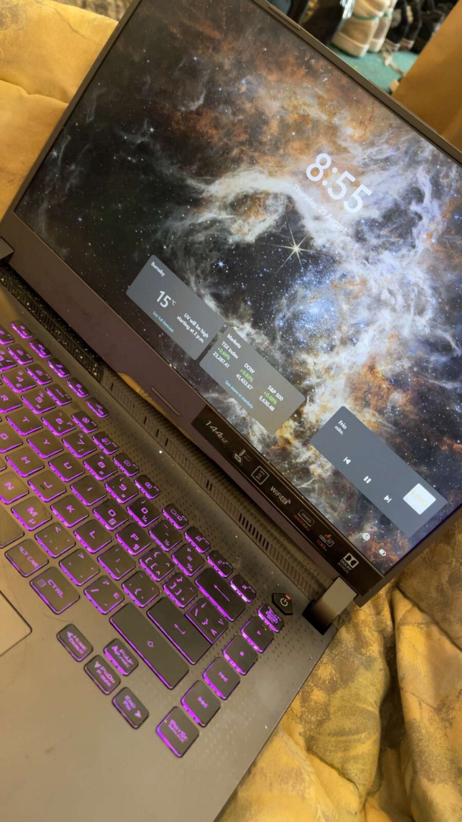 Asus rog strix rgb gaming laptop – AMD ryzen 9 6900HX eith Radeon graphics 144hz