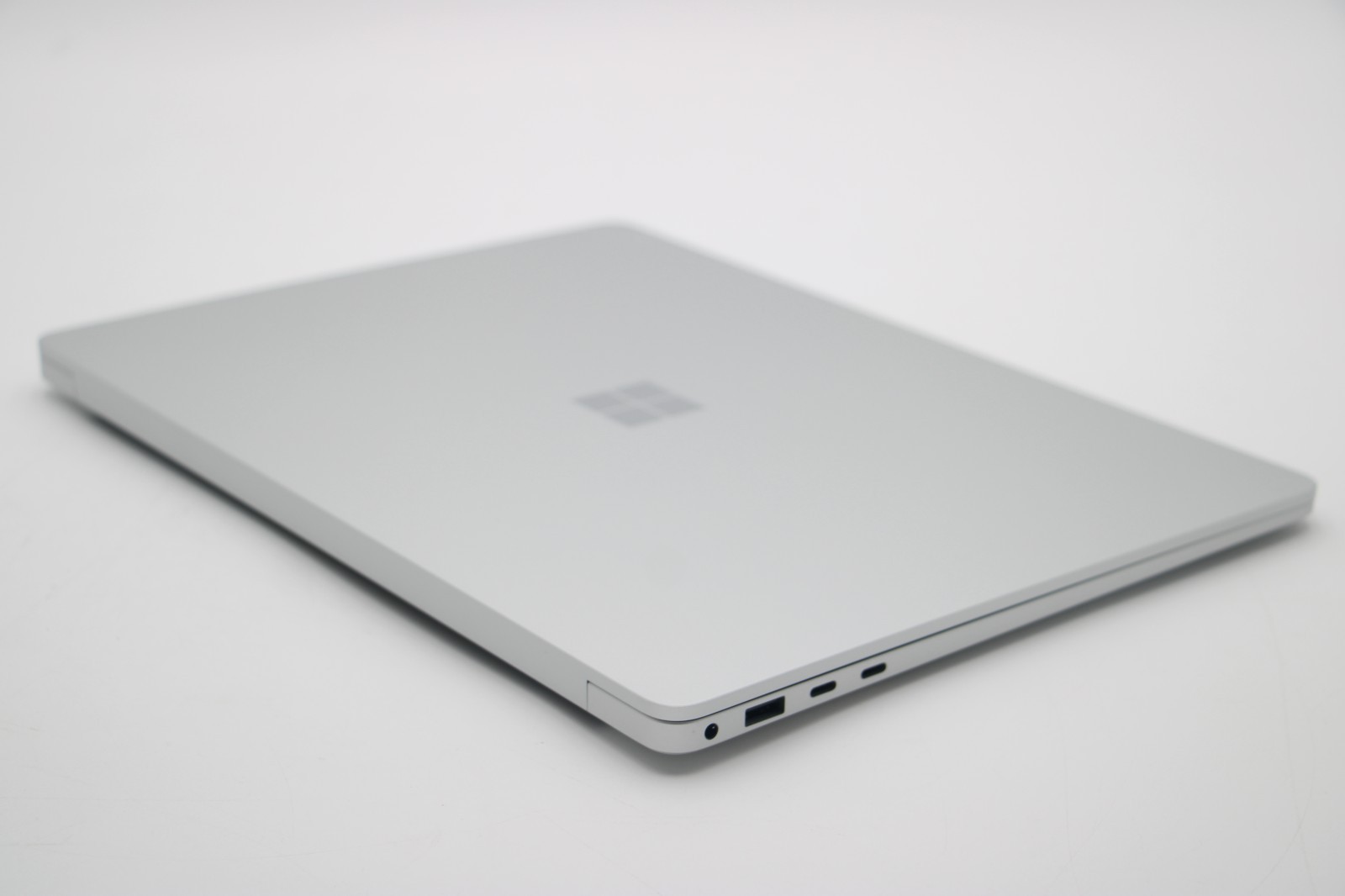 NEW – Microsoft Surface Laptop 7 13.5″ *Snapdragon X Plus/ 16GB RAM/ 256GB SSD*