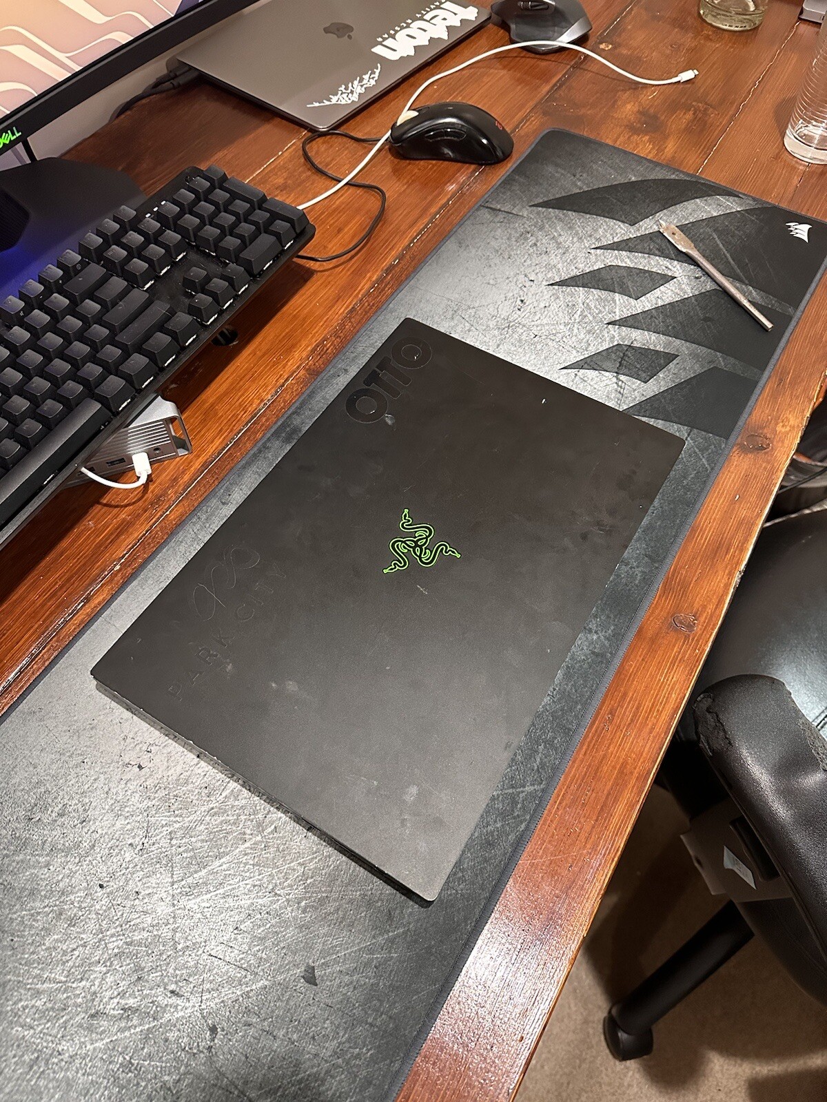 Razer Blade Advanced 15 (2070 Max Q, 1TB SSD, 32 GB Ram, Upgraded Battery)
