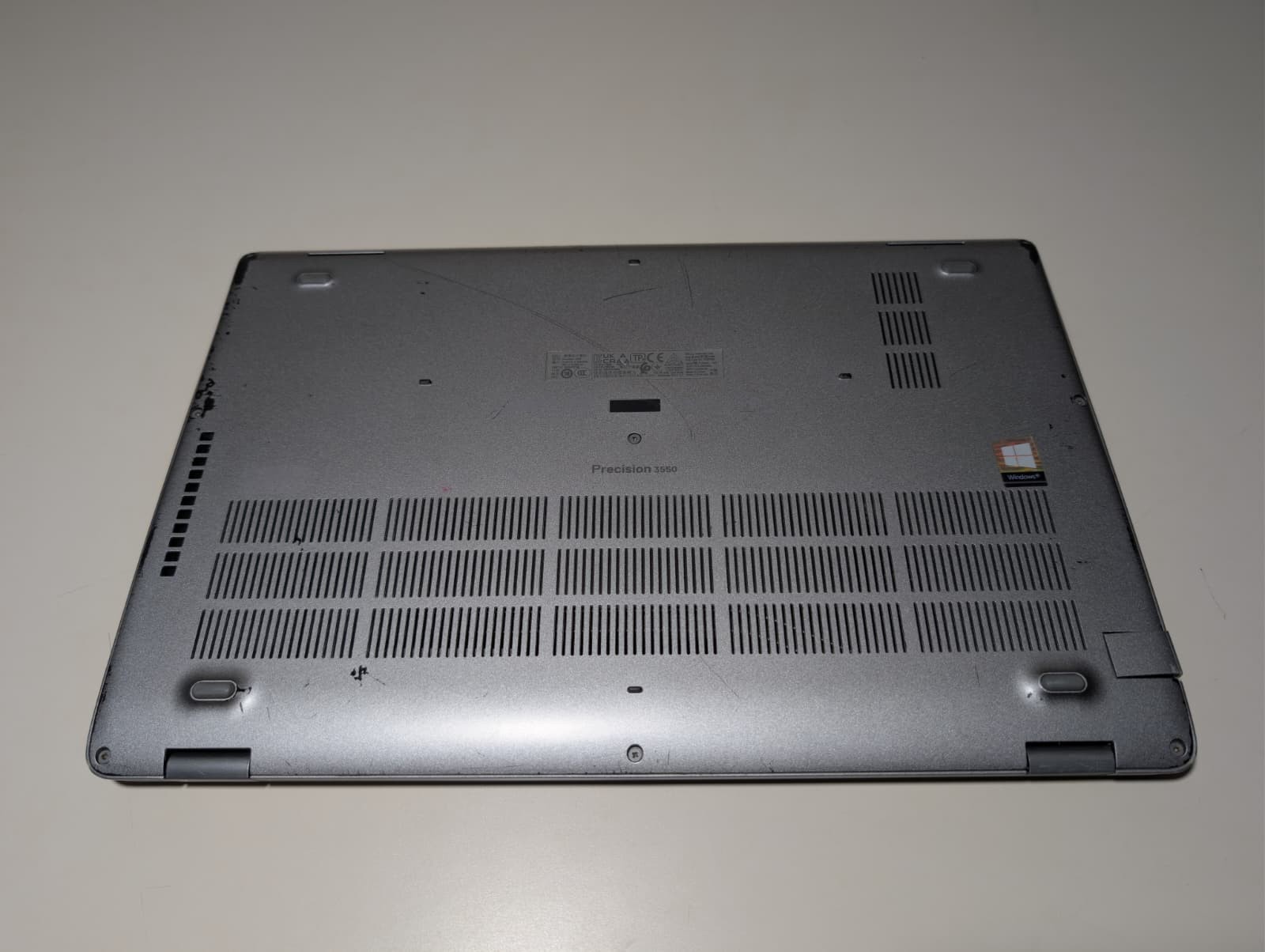 15″ Dell Precision 3550 | i7 10th 16GB RAM 256GB SSD | FHD NVIDIA P520 Backlit
