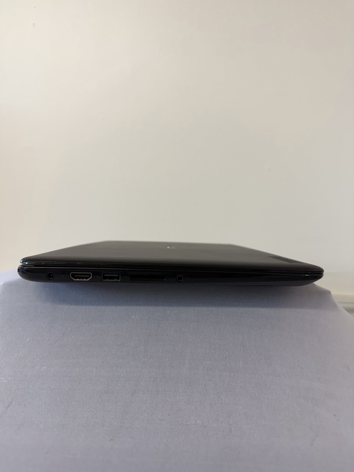 Asus Chromebook C300MA-DH02 Laptop – Good Screen-Intel Celeron N2830-Read Des