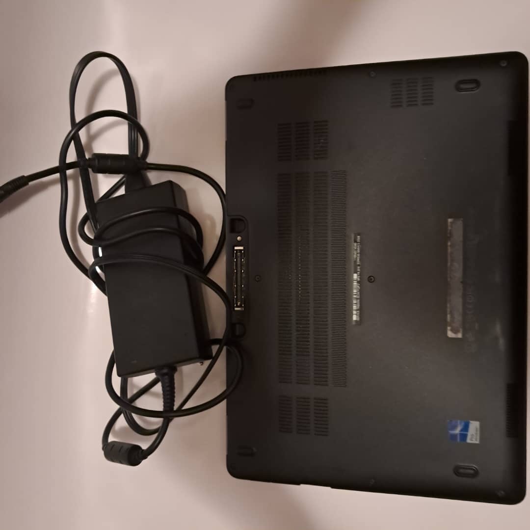 Dell Latitude E7470 14” Touch i5-6300U 8GB RAM SSD Win10 + Charger