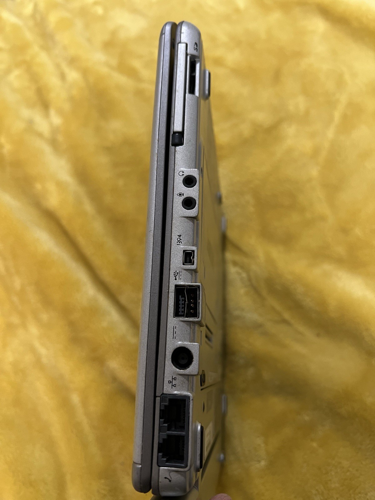 Dell Latitude X300 12″ Intel Pentium M 1.4 GHZ 1.1GB Memory No HDD With DVD