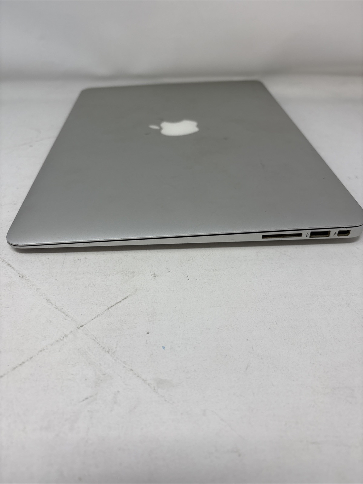 2015 Apple MacBook Air 13.3″ i5 1.6GHz 8GB RAM 128GB SSD NOCHARGER INCLUDED