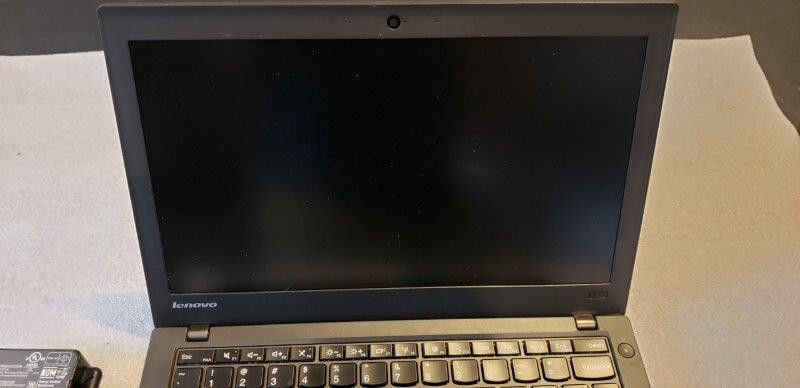 Lenovo X250  W11 Pro  Samsung SSD  Carrying Case