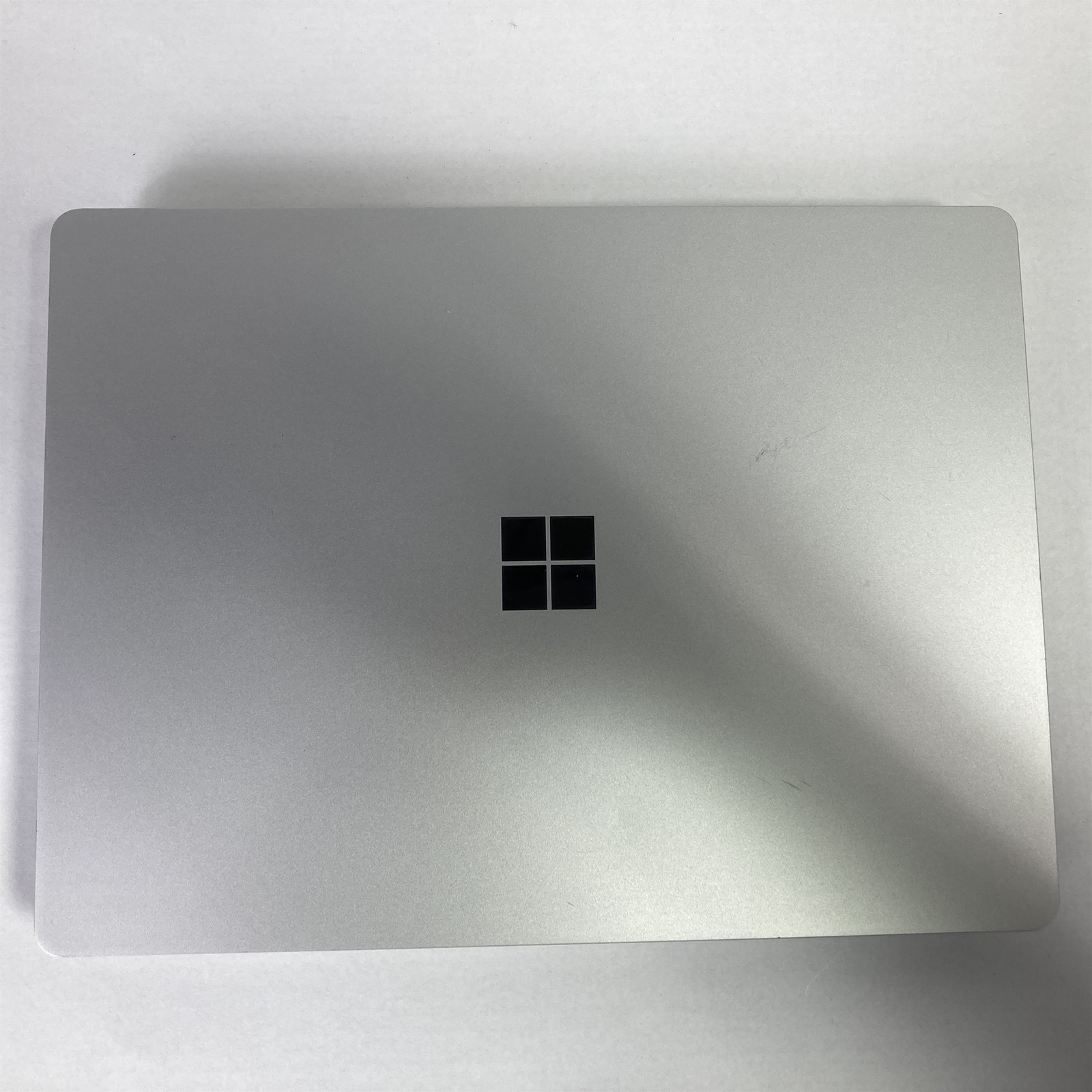 Microsoft Surface Laptop Go 2 12.4″ i5-1135G7 2.4GHz 16GB 256GB NVMe SSD – Win11