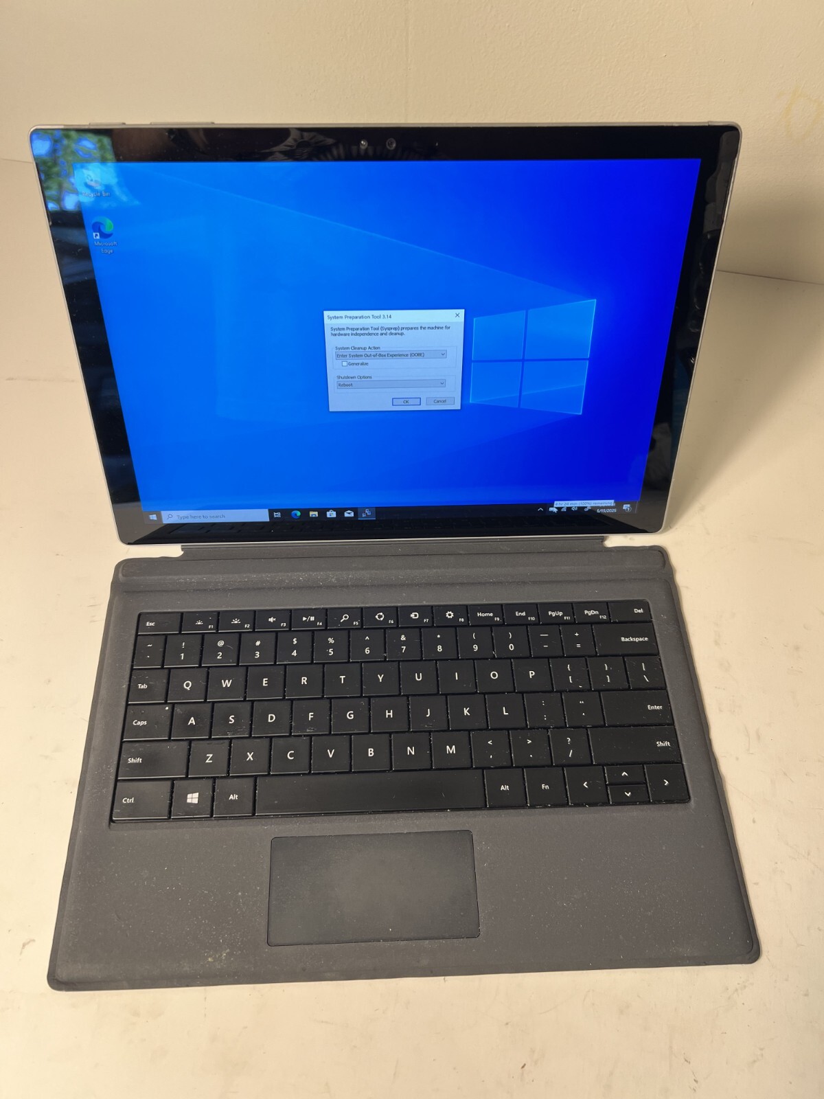 Microsoft Surface Pro 4 1724 Intel Core i5-6300U 2.40Ghz 4GB RAM 128GB Win10 Pro