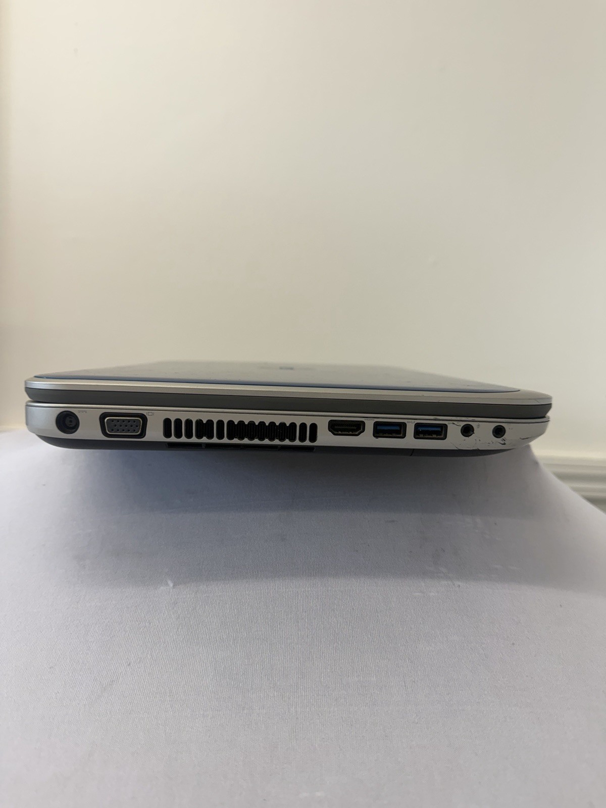 Dell Inspiron 5520 Laptop – Unknown if Screen is Good – Intel – Read Des