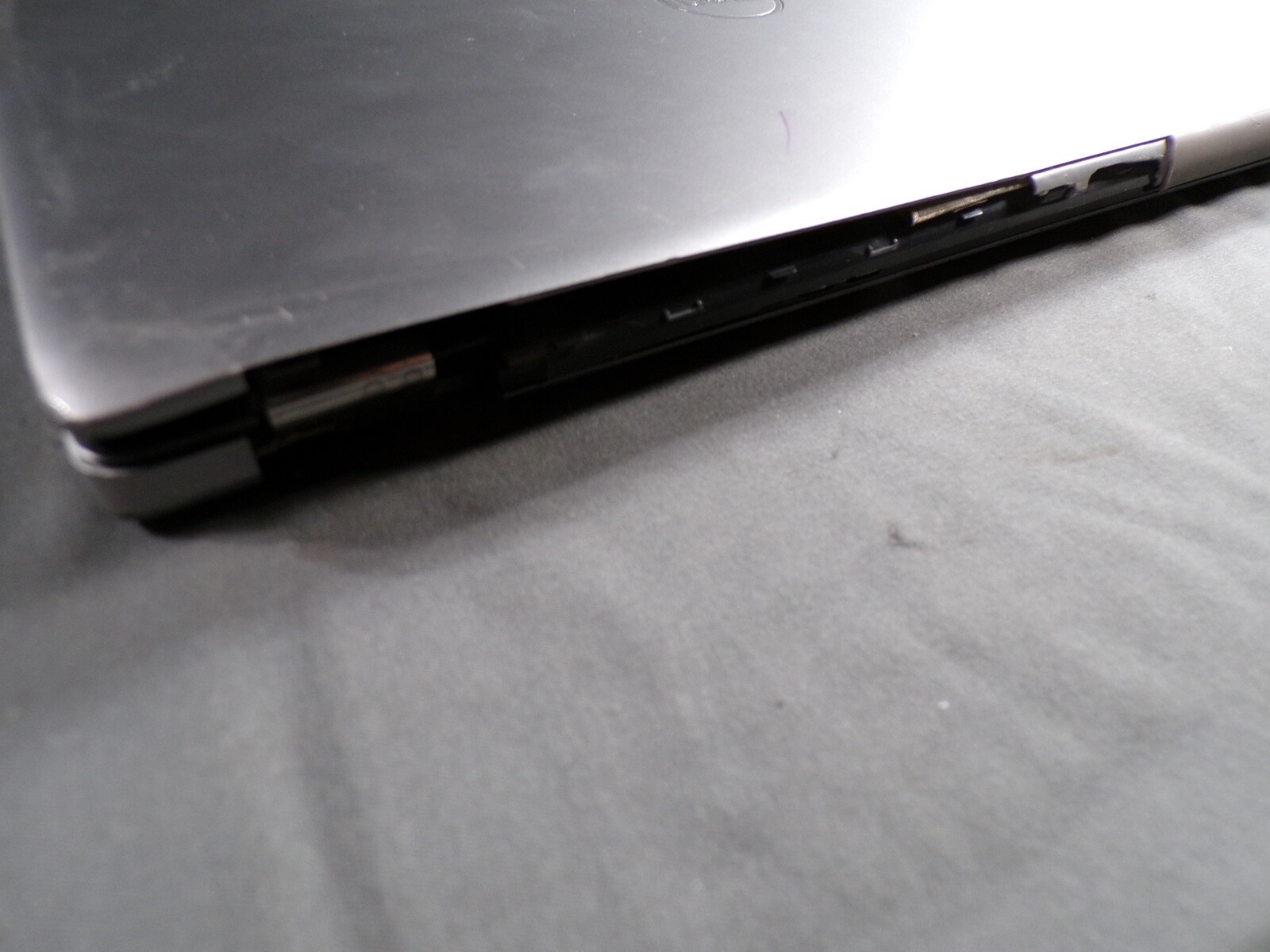 DELL LATITUDE 3301 INTEL CORE I7-8565U 8GB RAM **POWER ON