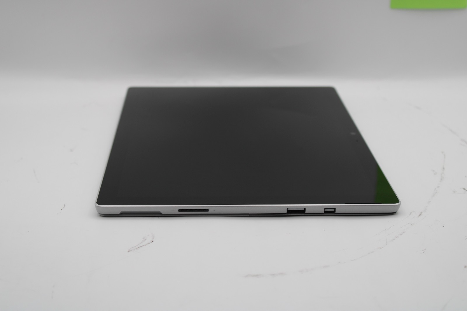 Microsoft Surface Pro 5 1796 m3-7Y30 @ 1.00 GHz 4GB RAM 128GB SSD No OS