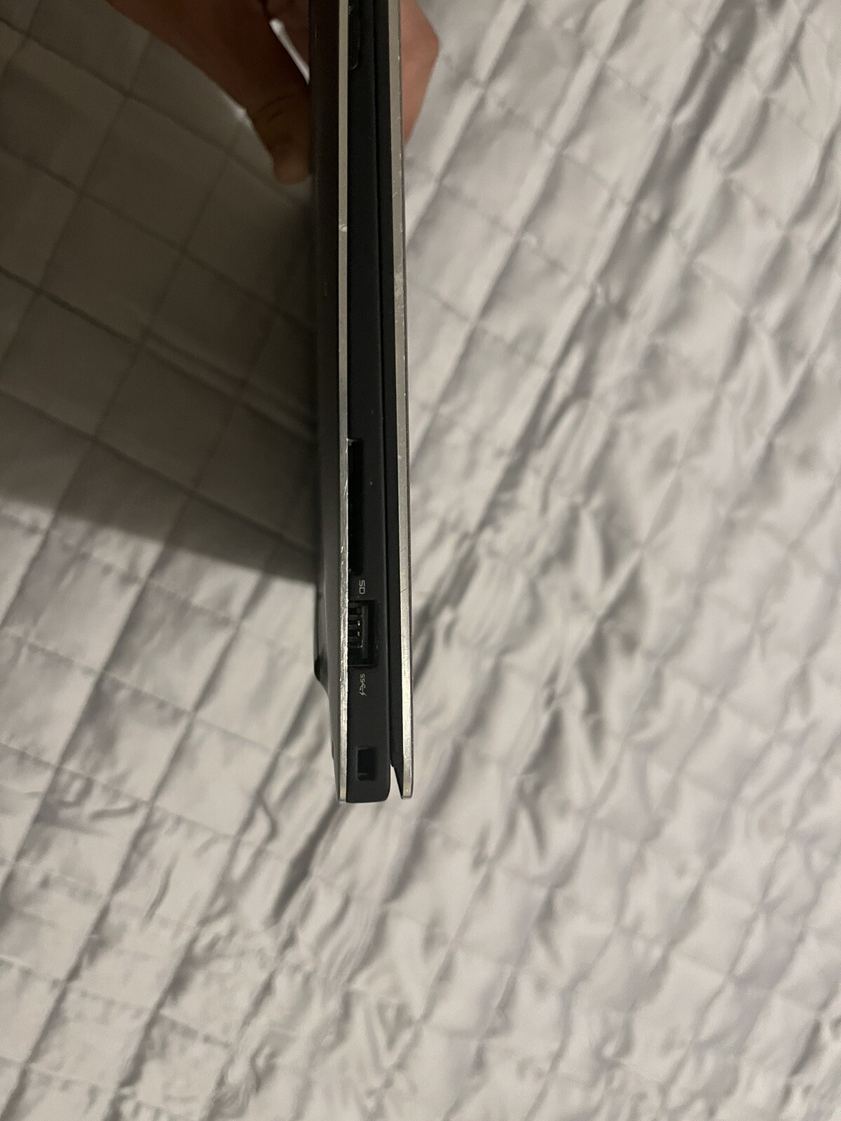 Dell XPS 13 9343 13.3″ Non-Touch i3-5010U@2.1GHz 4GB RAM 128GB SSD Win 10 Pro