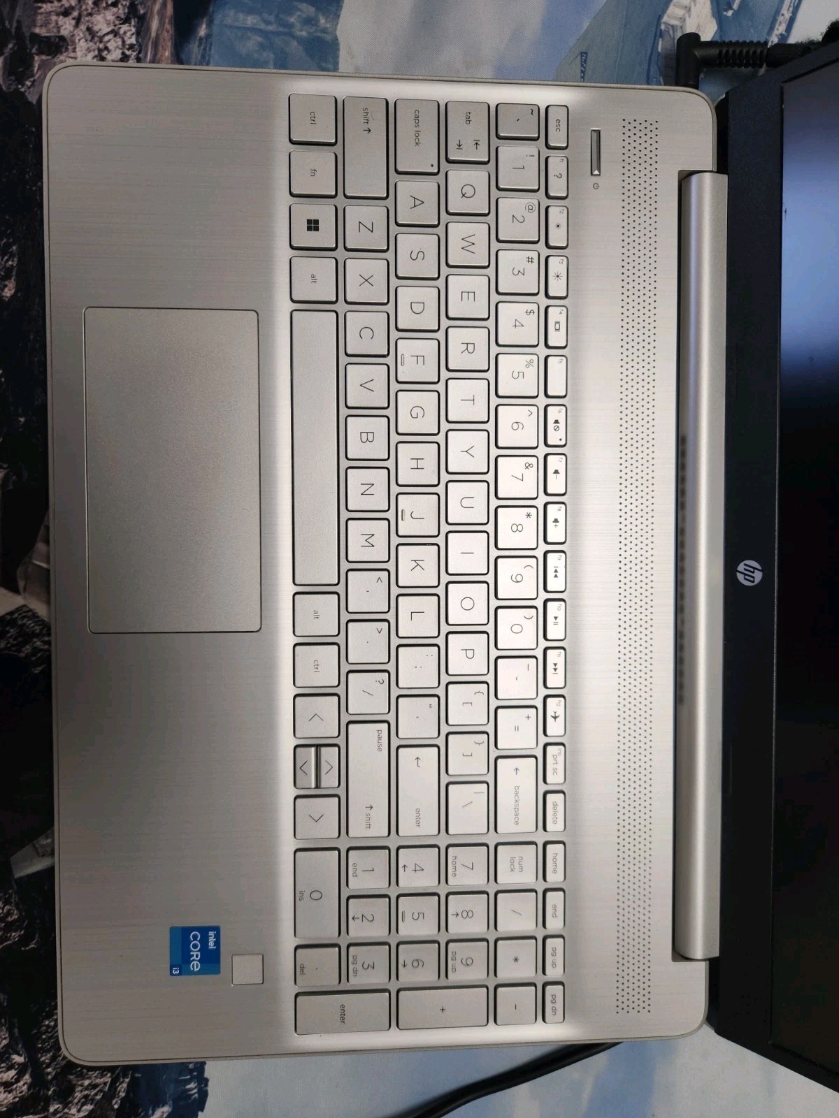 1x HP Laptop 15-dy2131wm 15.6″ FHD intel Core i3-1115G4 3GHz 8GB RAM 256GB SSD