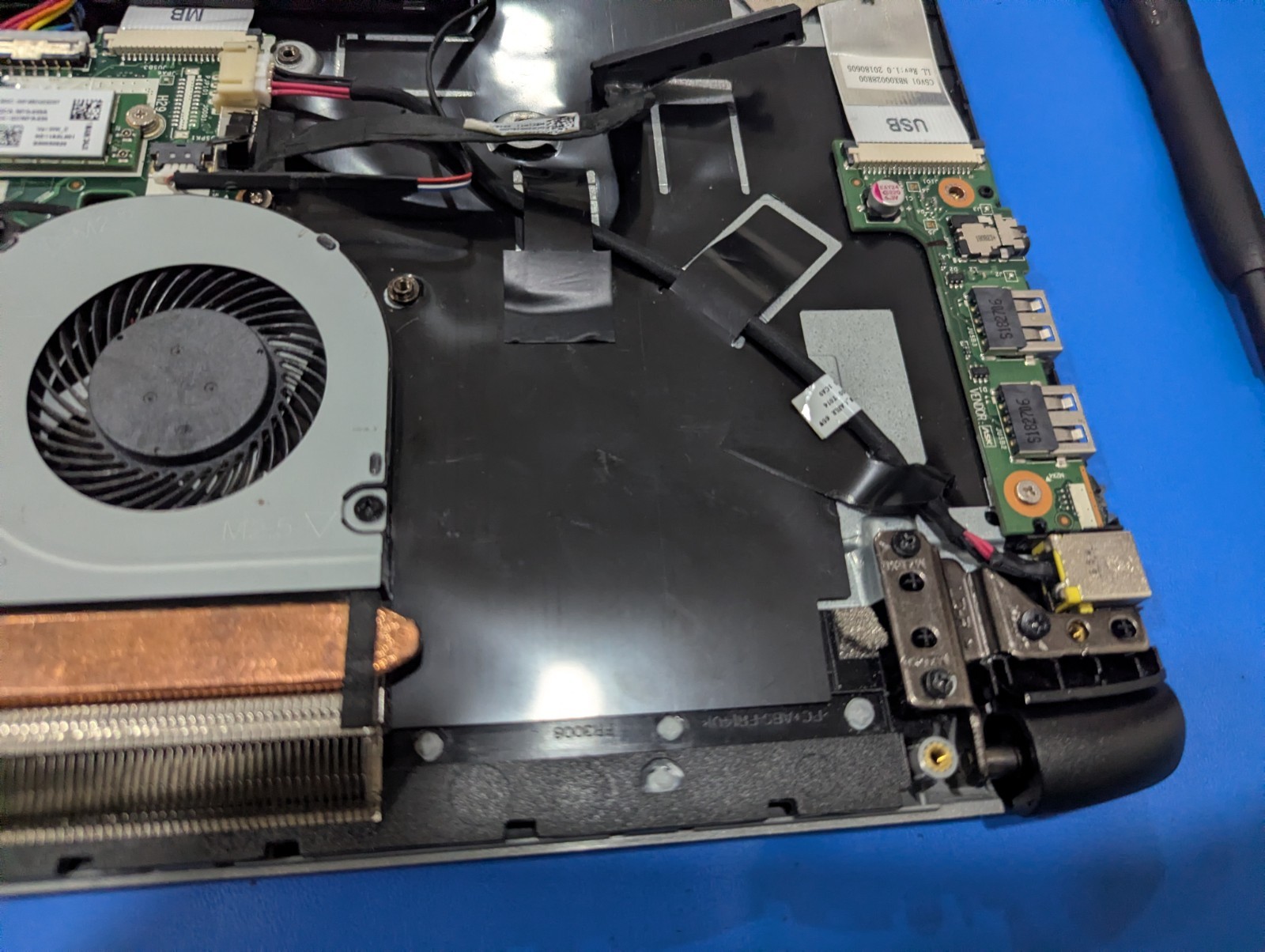 Acer Aspire 5 A515-51: i5-7200U CPU, NVidia MX150 GPU, 8GB RAM **FOR PARTS**