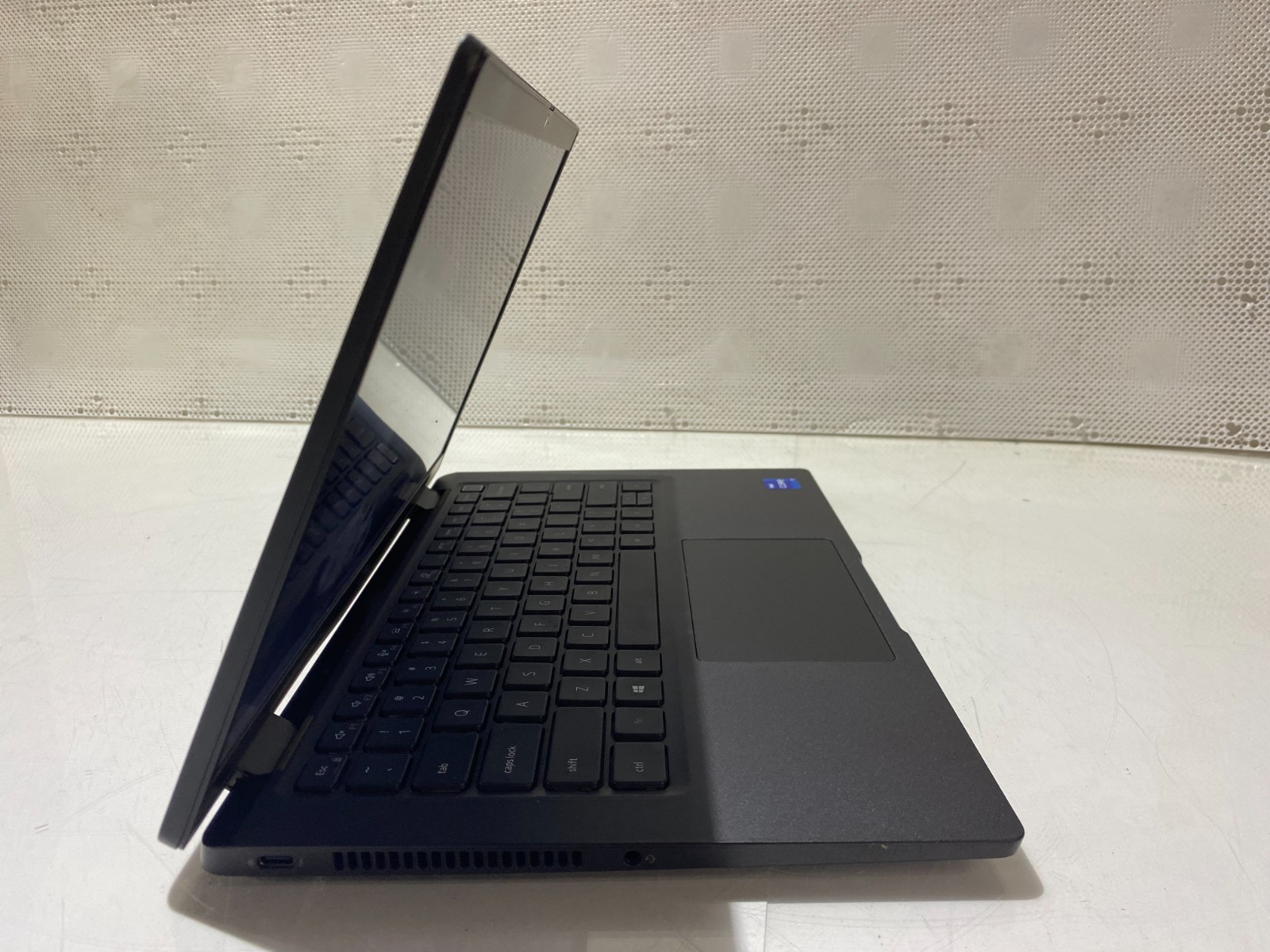 Dell Latitude 7420 14″ FHD 2.80GHz i7-1165G7 16GB RAM 512GB SSD NVME WI1P READ*