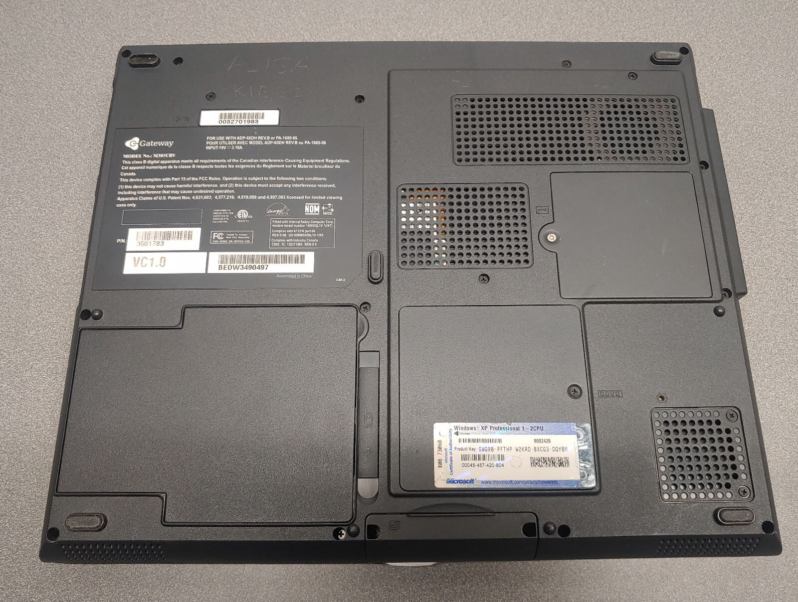 Gateway M305CRV 15″, Pentium 4 2.40GHz, 256MB RAM, 60GB HDD, Windows 2000
