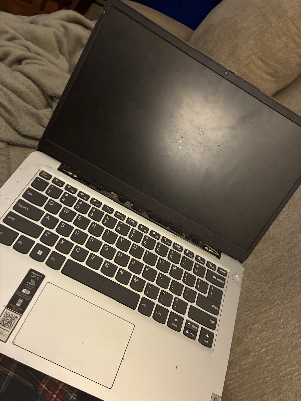 Lenovo IdeaPad 1i 14.0″ HD Laptop – Intel Celeron N4020, 4GB RAM, 64GB eMMC