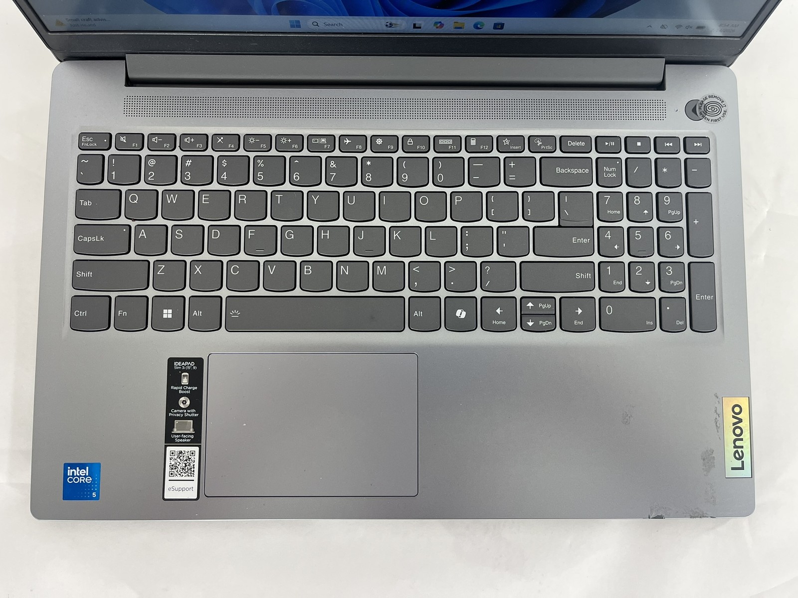 Ideapad Slim 3 15IRU9 15.6in FHD Intel Core 5 120U 1.4GHz 8GB RAM 256GB SSD