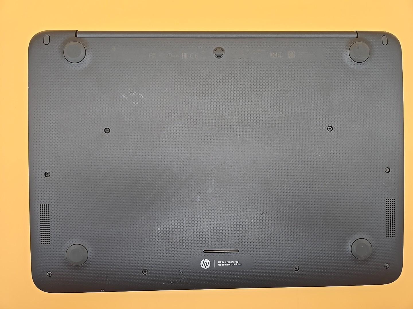 HP Chromebook 14 G4 14″ (16GB SSD Intel N2840 2.16GHz 2GB) Cracked Screen