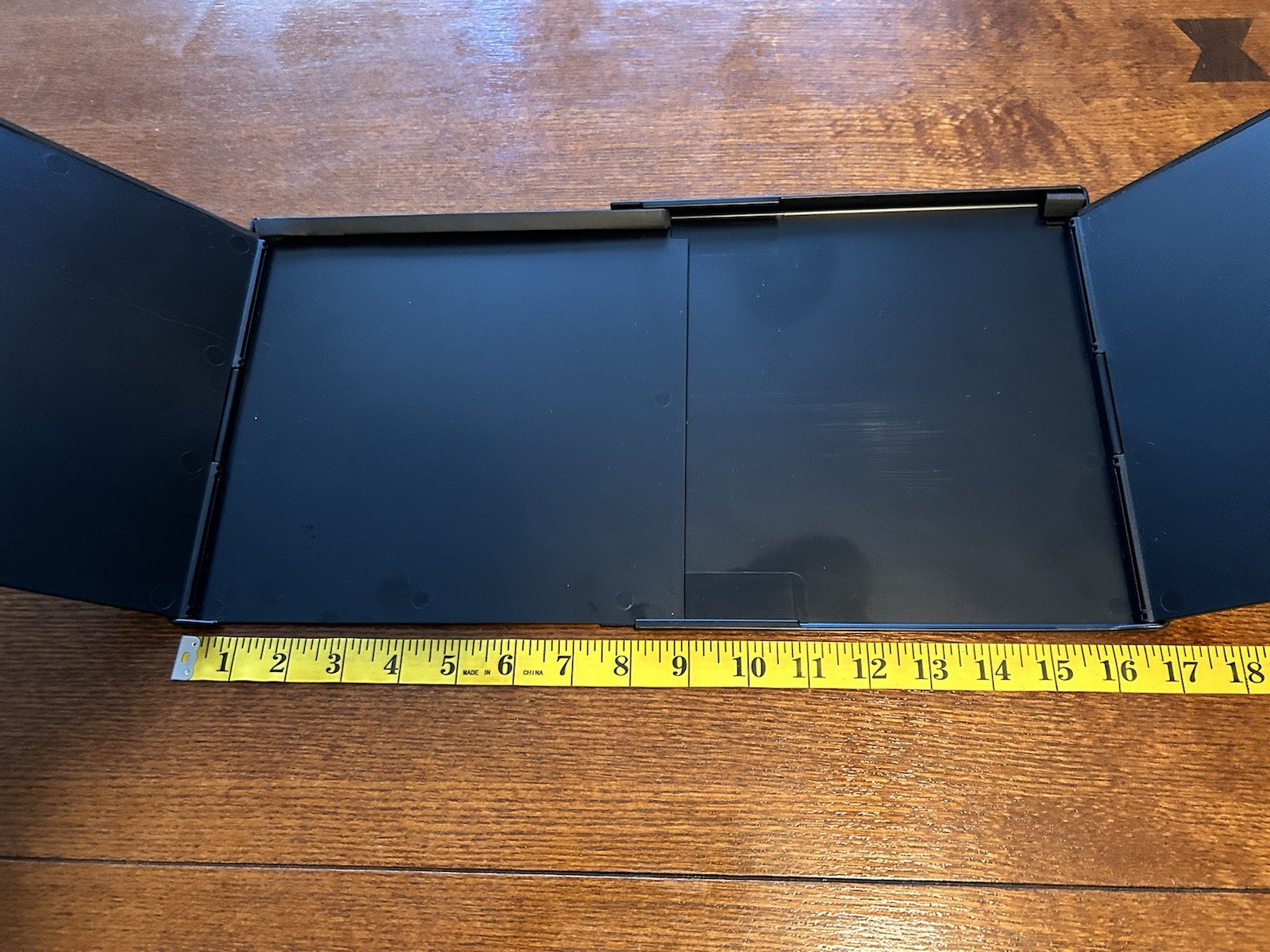 VIZOR Laptop Sun Shield – Adjustable, Portable, Universal Fit See Description