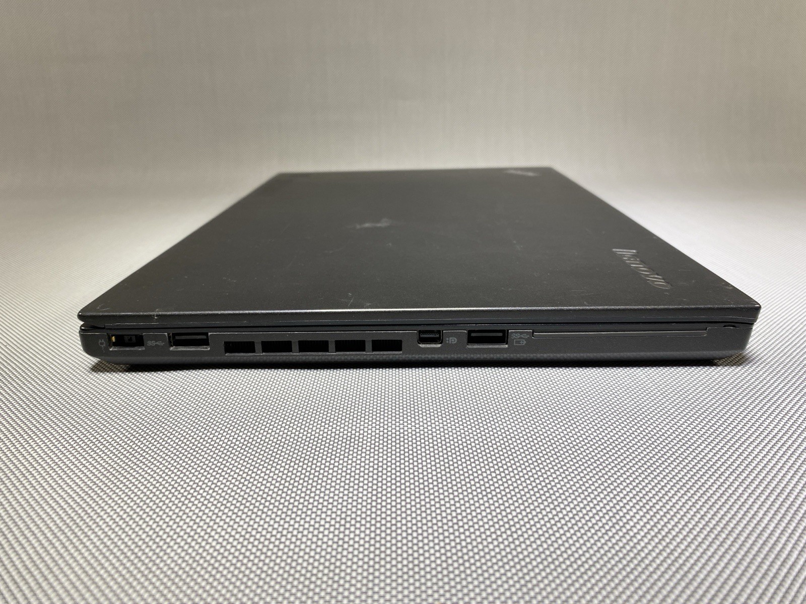 Lenovo ThinkPad T440s 14″ i5-4300U 8GB RAM – NO OS/SSD/BATT – BAD SCREEN -Boots!