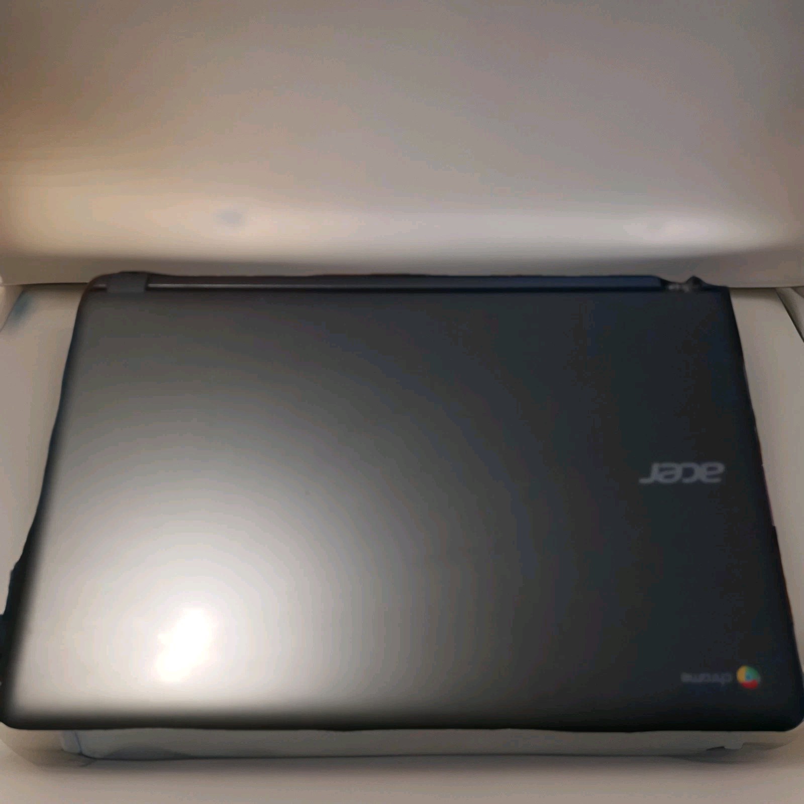 Acer Chromebook 15 – 15.6inch ,32GB SDD) Laptop no charger untested