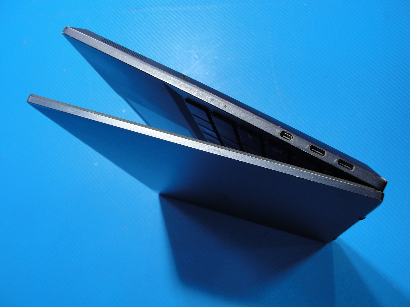 Asus Expert Book 14” B5302CE FHD Core i5-1135G7 2.4GHz 16GB 512GB SSD+ Charger