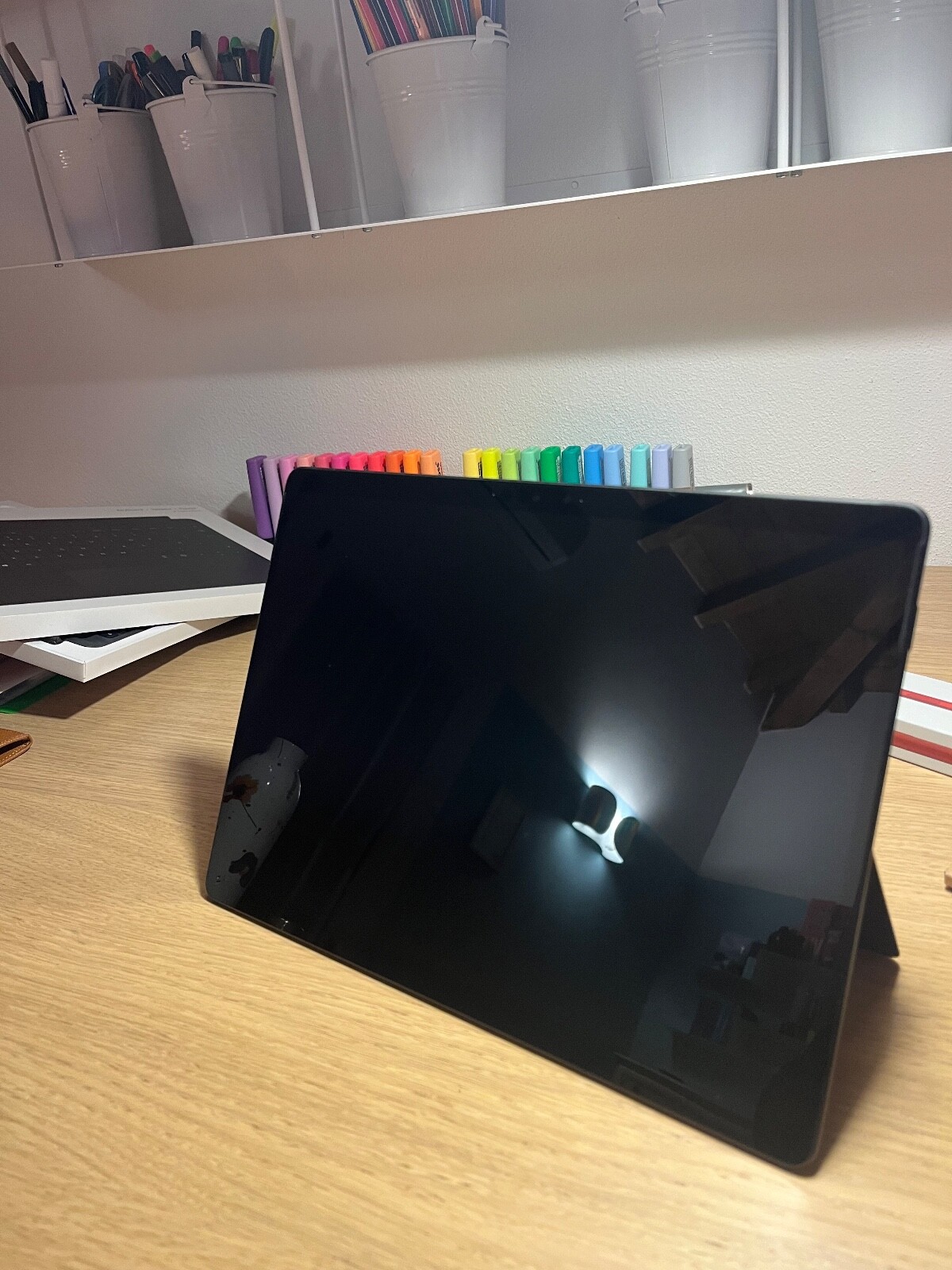 Microsoft Surface Pro X SQ1 16 GB/256 SSD Windows 11 Keyboard Pen and case