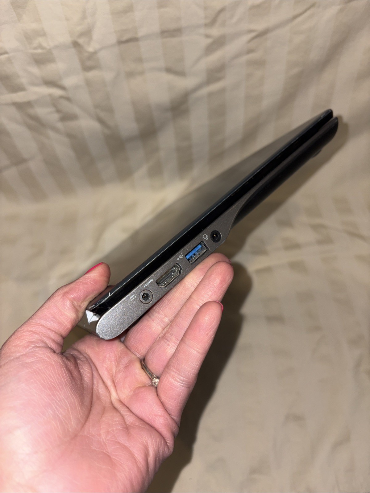 Acer C720-2800 ZHN Chromebook 64GB M.2 NGFF SSD Gray Celeron 2955U 4GB RAM