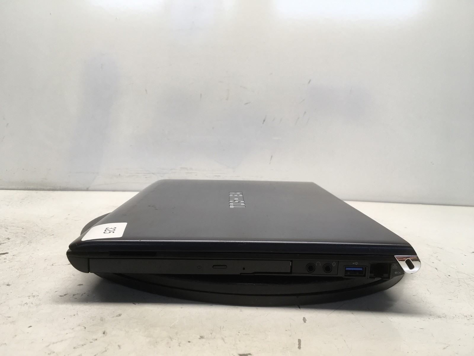 Toshiba Portege R835-P81 Intel i5-2435M 2.4GHz 6 GB NO HDD No Batt READ