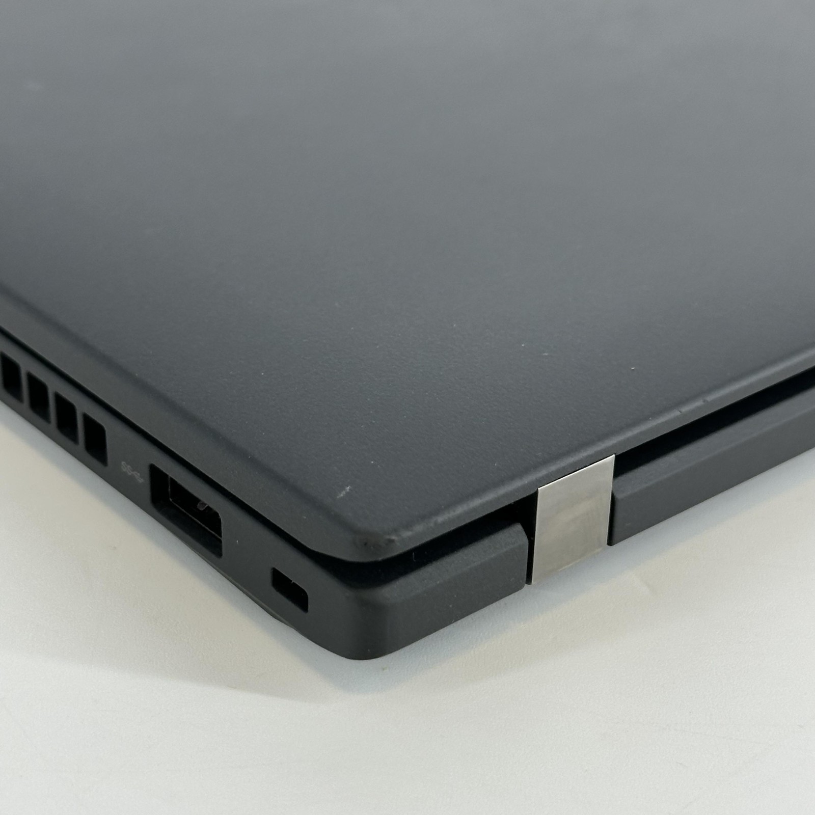 Lenovo ThinkPad T14 Gen 3 Black FHD+ TOUCH 1.7 GHz i5-1250P 16GB 1TB SSD Good