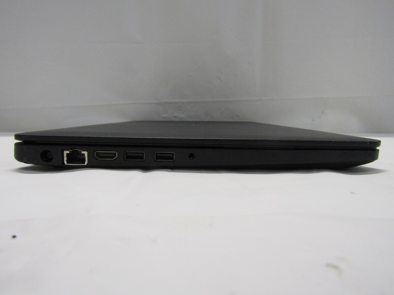 Dell Latitude 3580 2.7GHz Intel Core i7-7500U 8GB RAM 256GB SSD 15.6″ HD NO OS