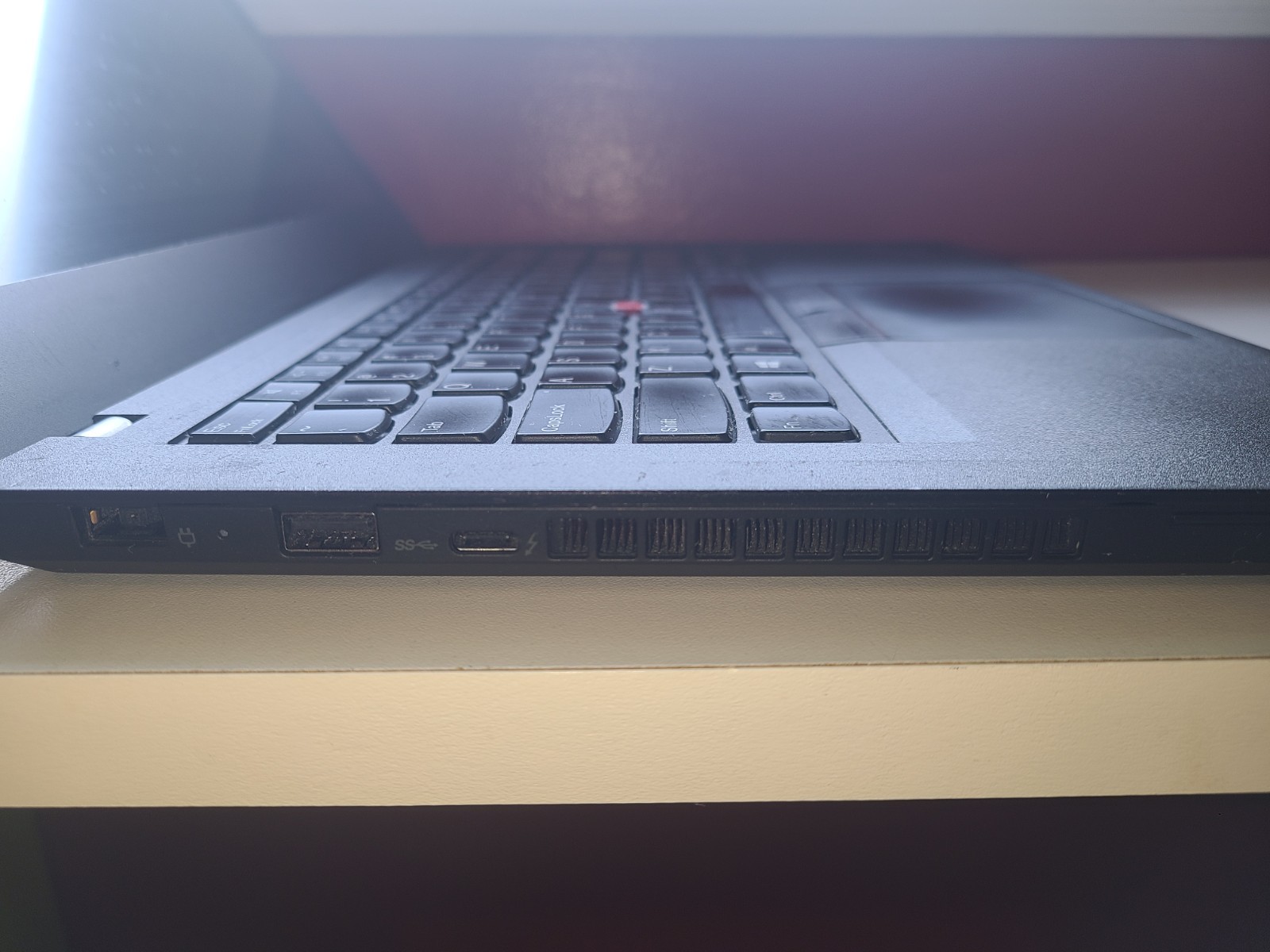 Lenovo ThinkPad T470 14″ Intel Core i7 6th Gen Windows 11 Laptop Black Wi-Fi