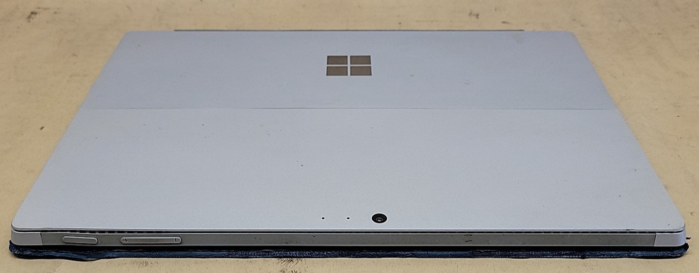 Microsoft Surface Pro 4, Intel Core i5-6300U @ 2.4GHz, 8GB RAM, 256GB SSD, W10P
