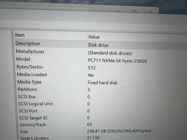 Dell Latitude 5421 (i5-11500H, 16GB, 256GB SSD, WIN 11P Bat health=good & P/S)