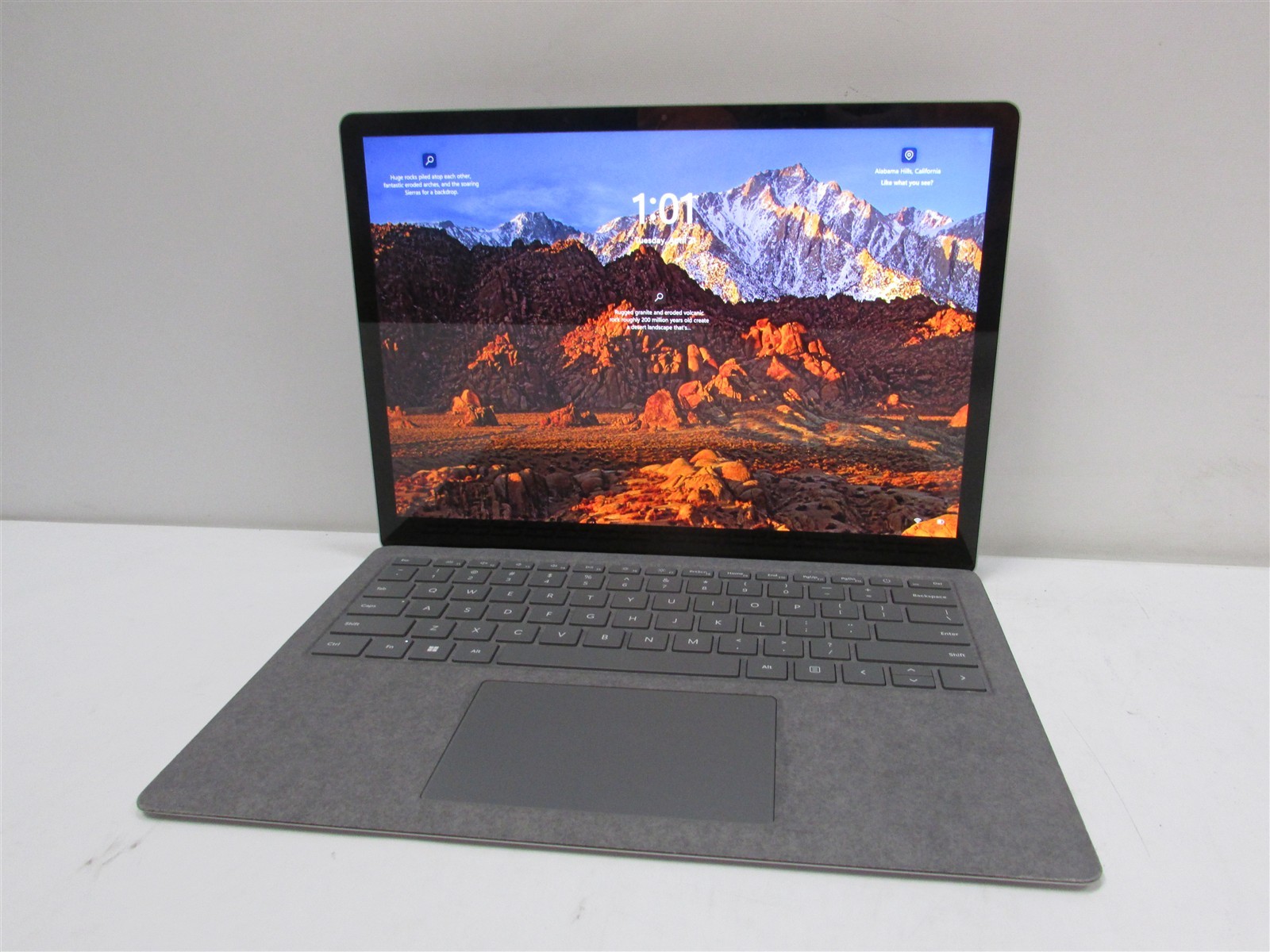 Microsoft Surface Laptop 5 1950 i7-1265U 2.7GHz 16GB RAM 256GB 13.5″ W11 Pro DMG