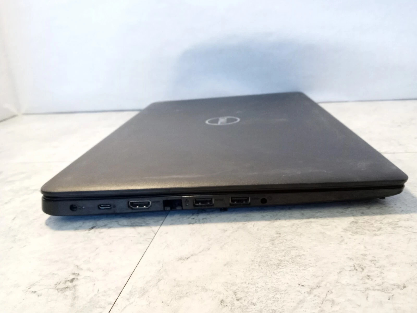 Dell Latitude 3500 i7-8565U 8GB RAM 256GB SSD NVIDIA M130 Win 11 Office 2021