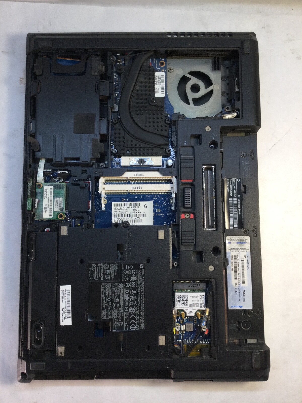 HP EliteBook 8460p 14″ Laptop Intel Core i5 2nd Gen- DOES NOT POWER/NO FAN- MZ