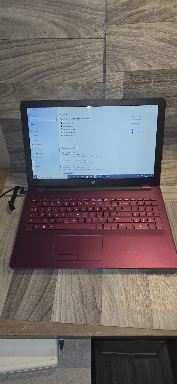 HPLaptop 15-bw0xx With a 1.50 GHz AMD E2-9000e processor with Radeon R2 graphics
