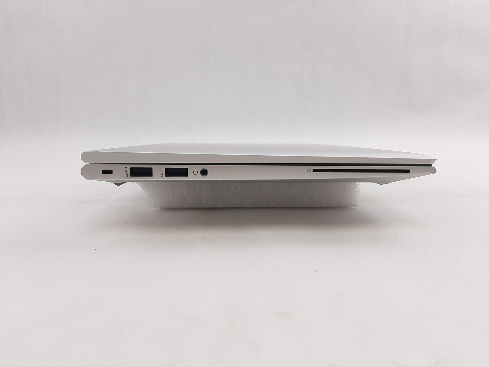 HP EliteBook 835 G8 Ryzen 5 PRO 5650U 2.30GHz 16GB RAM 256GB NVMe No AC C4*16