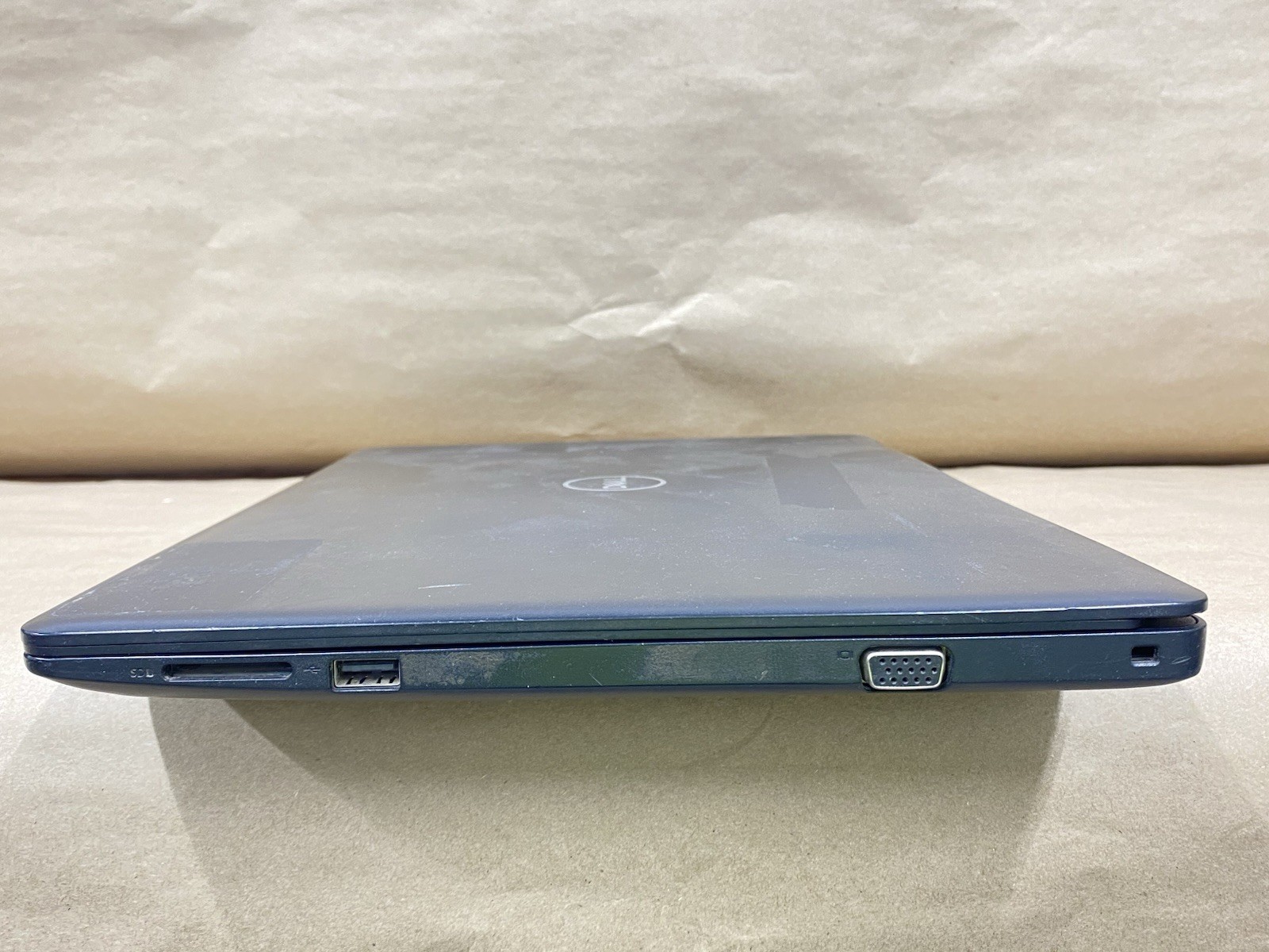 Dell Latitude 3490 – 14″ FHD – i5-8250U – 4GB – 128GB SSD – Win 11 – BIOS LOCKED