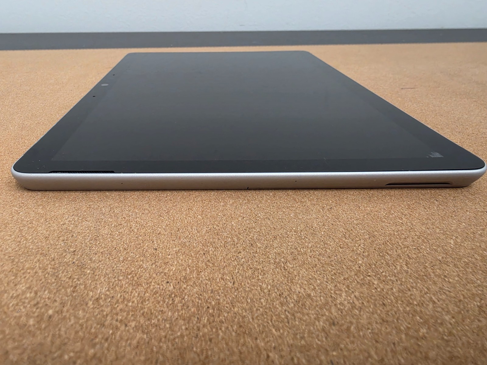 Microsoft Surface Go 3 i3-10100Y 8GB Ram 128GB SSD Win 11 Pro