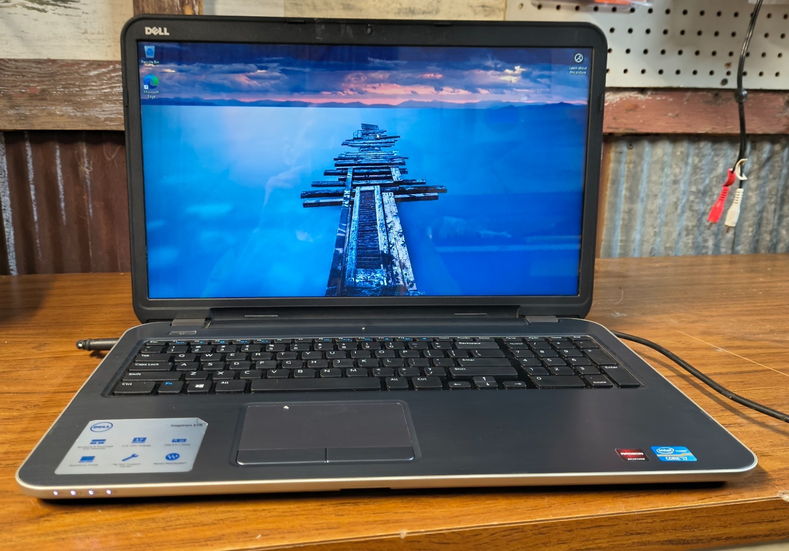 Dell Inspiron 17R 5721 (Windows 11 / Core i7-3757U / AMD GPU / 8GB / 1TB / DVD)