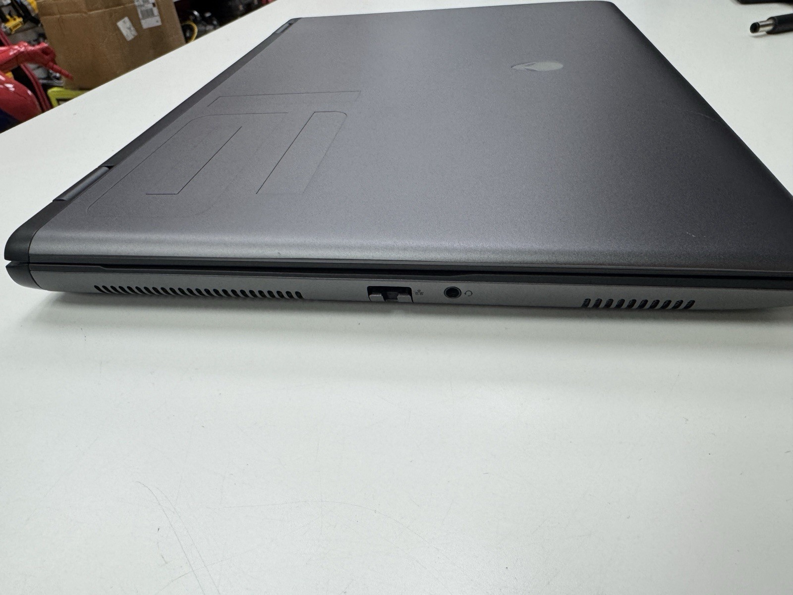 Dell Alienware M16 R2 QHD+ 240Hz 3.8 GHz Ultra 7 155H 16GB 1TB SSD RTX 4070 Good